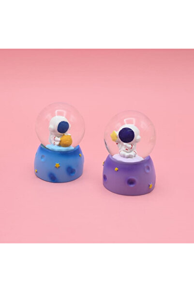 Store Işıklı Mini Sevimli Astronot Kar Küresi 7 Cm – Dekoratif Biblo ve Özel Gün Hediye Seçeneği