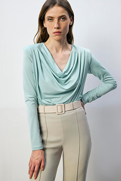 Touché Privé Drape Collar Bluz