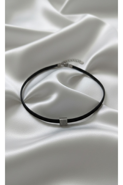Süspüs Accessories 925 Ayar Zirkon Taşlı Kare Figürlü Deri Kordonlu Choker Kolye