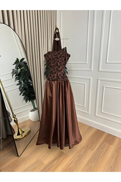 ZOHRAN فستان فخم وانيق