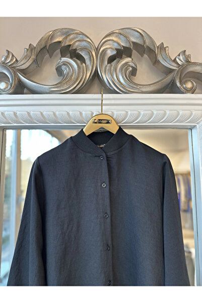 Invee Широка риза с детайли на копчетата - черна