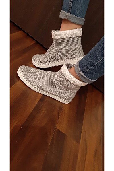 Magicraft2025 Hand crocheted boots in shades of gray and white
