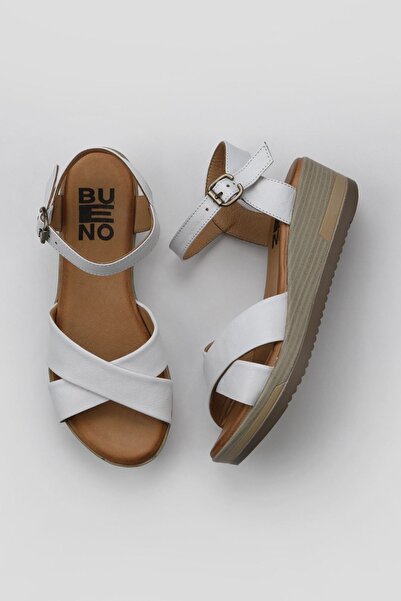 Bueno Shoes صندل نسائي بكعب عريض من الجلد الأبيض 01wl3303