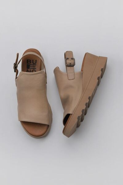 Bueno Shoes Vizon Deri Kadın Dolgu Topuklu Sandalet 01wy8603