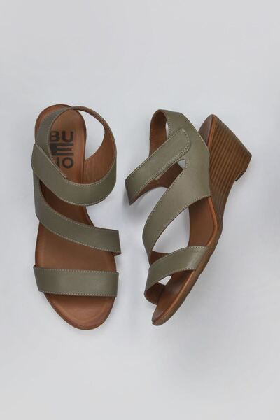 Bueno Shoes Πράσινα δερμάτινα γυναικεία πέδιλα με τακούνι 01wn3720