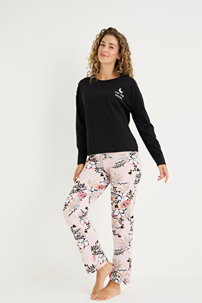 İPEKTENİM Omuz Dantel Detaylı Yazı Baskılı Çiçek Desenli Pijama Takımı