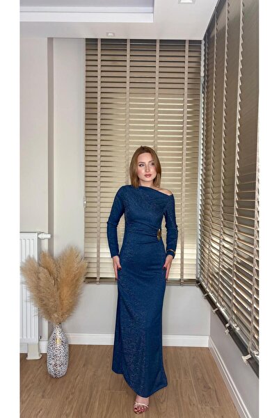 BEYMELL Asimetrik Yaka Tokalı Simli Uzun Abiye Elbise