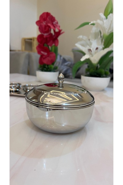 Palaces Large date set in silver nickel, silver nickel with gold, silver chrome, and silver nickel with extra gold - 4 pieces