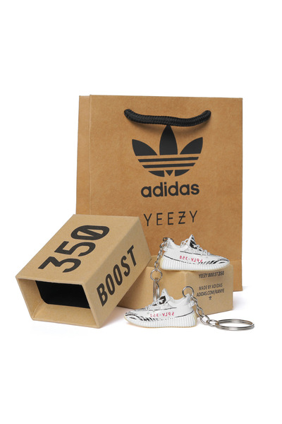 YEEZY Boost 350 V2 Zebra Keychain, Box and Bag Set