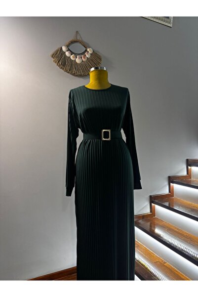 EMEL DURMAZ PİLİSELİ KEMERLİ ELBİSE