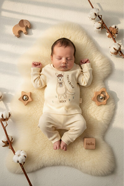 zubi baby & kids wear طقم أطفال من القطن بنسبة 100% مطرز عليه حيوان الكنغر ال...