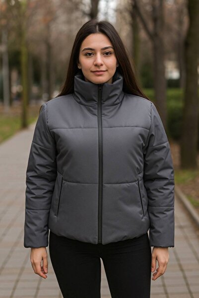 Varyete Women's Waterproof and Windproof Coat with Pockets
