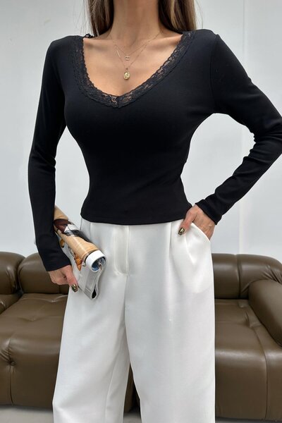 mylove بلوزة بتفاصيل ياقة دانتيل باللون الأسود