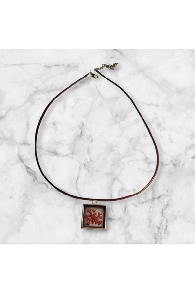 Pawnest Handmade Natural Red Flower Handmade Epoxy Pendant – Burgundy Waxed Cord, Antique Silver Color