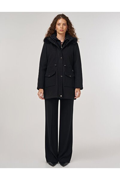 Kayra Double-Sided Fur Detailed Coat Black