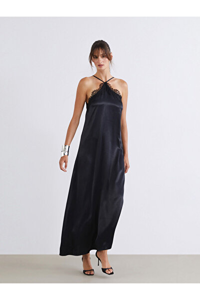 LC Waikiki Φόρεμα Soulife μαύρο σατέν με λαιμόκοψη και δαντέλα