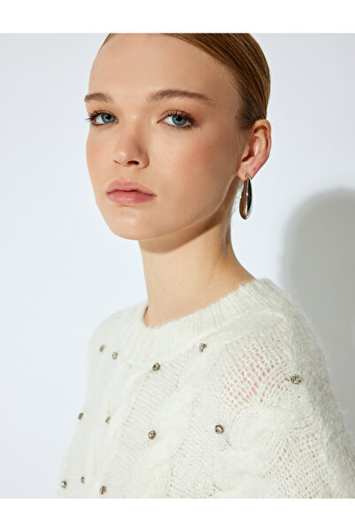 Koton Uzun Kollu Bisiklet Yaka Saç Örgü Dokulu Taşlı Kazak