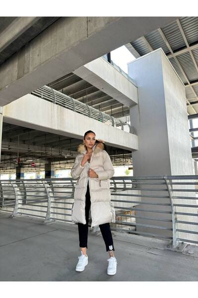 rengamoda Women's fur detail Hooded metal snap pocketed imported fabric long puffer jacket