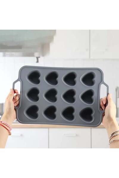 Dharst Silicone muffin tray 12 heart-shaped cavities