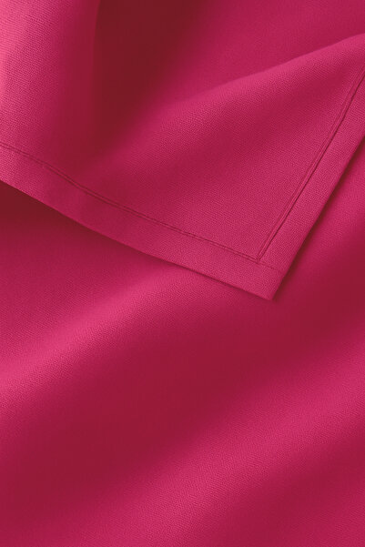 De'Vor Velvet Textured Tablecloth |   Stylish, Soft, Stain-Resistant Fuchsia Tablecloth
