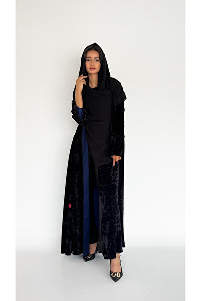 AYA عباية مخملية مزخرفة بالورود