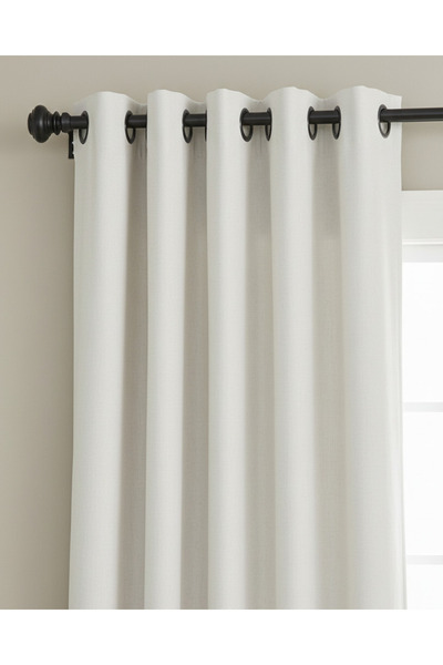 REDTAG قضيب ستارة مفرد قابل للتمديد باللون الأسود مع نهاية من الراتنج