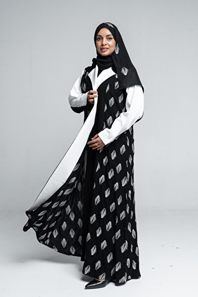 LAVİNİA Lavinia women's abaya, soft crepe fabric, half-circle style.