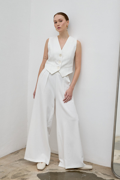 LADYA COLLECTION Costum Eden cu vestă și pantaloni albi