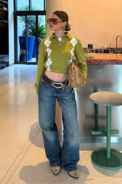 bases. Low Waist Wide Leg Jeans with Faded Effect