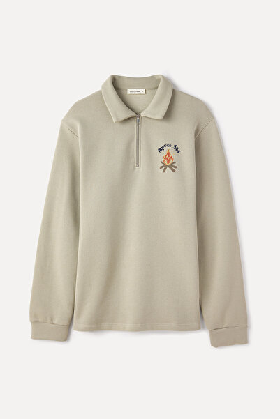 Mudo Zipped Stand-Up Collar Embroidered O Oversized Sweatshirt