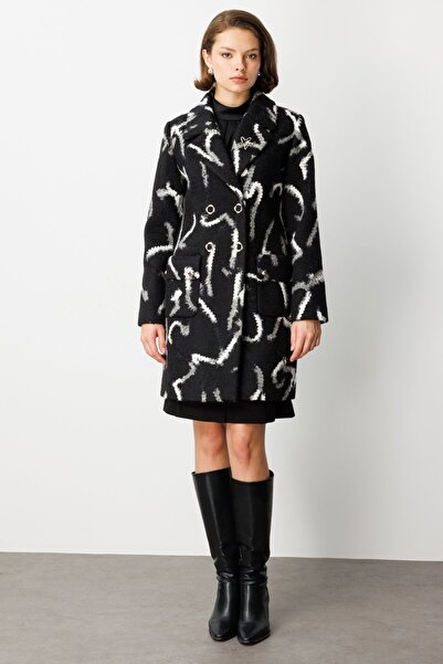 Ekol Patterned Coat with Brooch on the Collar