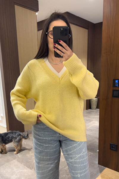 MAGARDE سترة تريكو ملونة عند الرقبة - أصفر