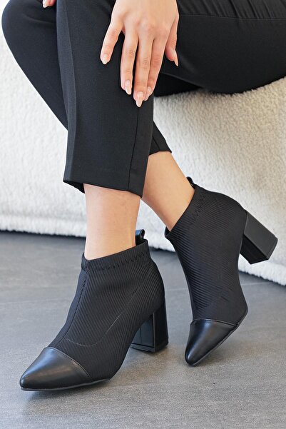 Stilbagshoes Γυναικείες μπότες με τακούνι TİFFANY, με δερμάτινη λεπτομέρεια, μαύρο