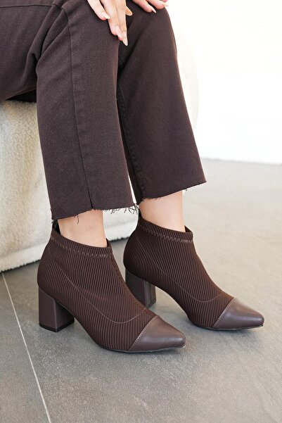 Stilbagshoes Γυναικείες μπότες με τακούνι TİFFANY, δερμάτινες λεπτομέρειες, καφέ