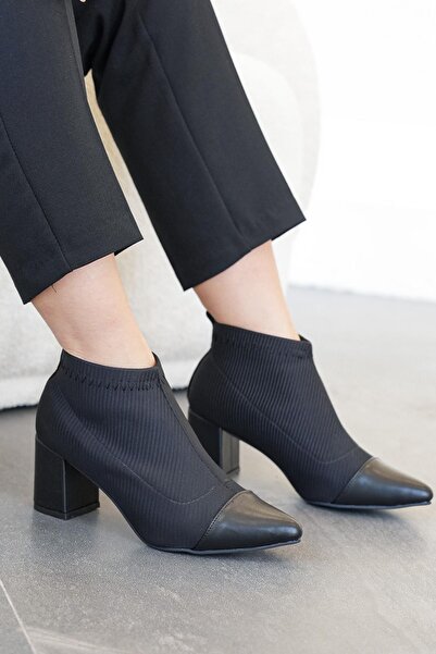 Stilbagshoes Γυναικείες μπότες με τακούνι TİFFANY, με δερμάτινη λεπτομέρεια, μαύρο