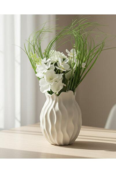 REDTAG زهرة اصطناعية في مزهرية بيج