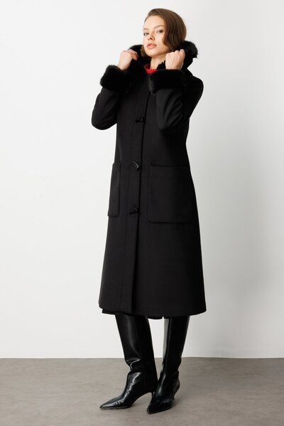 Ekol Cashmere Coat with Fur Collar and Sleeves