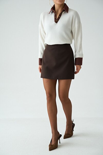 ossons Contrast Collar Button Detailed Knitwear