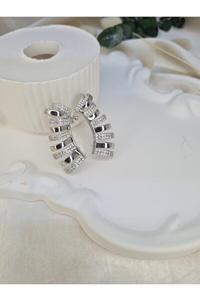 ZEYM COLLECTION Gold Cartilage-Looking Stone Clip-On Earrings – Shiny Rowed Curved Earrings, Stylish Ear Wrap Model