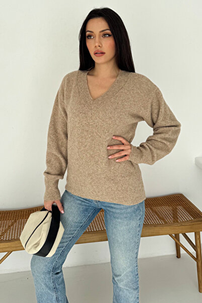 Noa Noa Women's V-Neck Long Sleeve Knit Sweater – Soft Classic