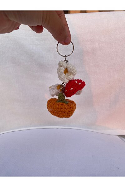 crafted by Nilüfer Anahtarlık amigurumi