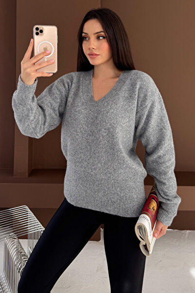 Noa Noa Women's V-Neck Long Sleeve Knit Sweater – Soft Classic