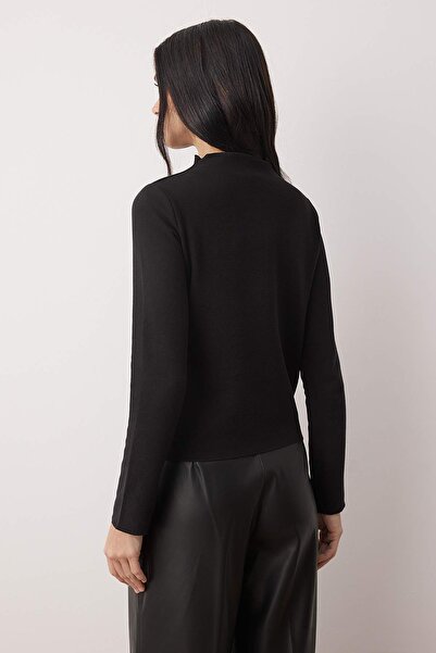 Trendyol Collection Black Thessaloniki Accessory Detailed Wrap Long Sleeve Knitted Blouse Twoaw26Bz00115