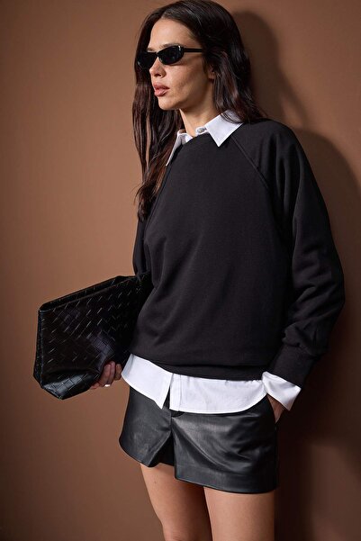 Trendyol Collection Black Relaxed/Casual Fit Basic Raglan Sleeve Crew Neck Knitted Sweatshirt Twoaw26Sw00030