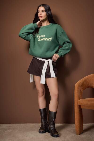 Trendyol Collection Green Washed Slogan Printed Oversize/Wide Fit Thick Fleece Inside Knitted Sweatshirt Twoaw26Sw00248