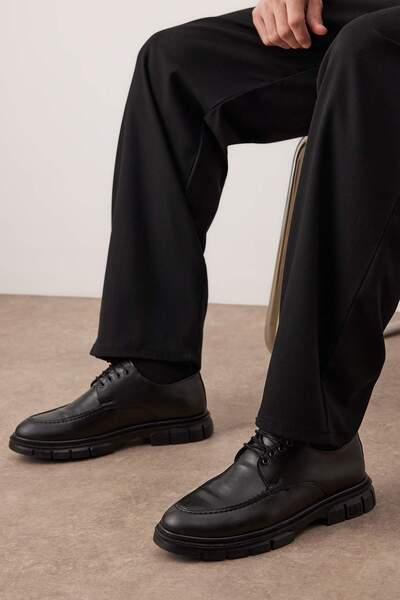 TRENDYOL SHOES Pantofi clasici pentru bărbați cu șireturi negre TAKAW26KA00001