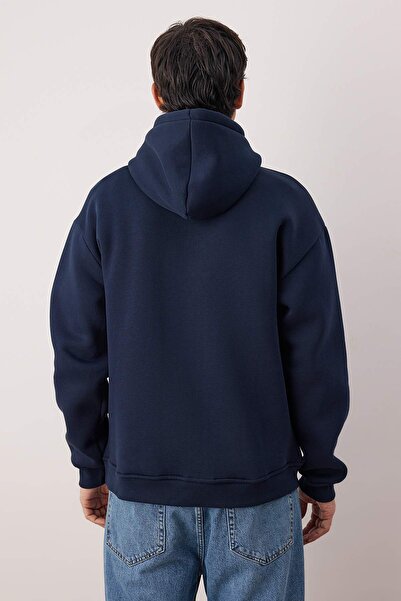 Trendyol Collection Navy Blue Oversize/ Wide Cut Applique Embroidered Sweatshirt Tmnaw26Sw00056