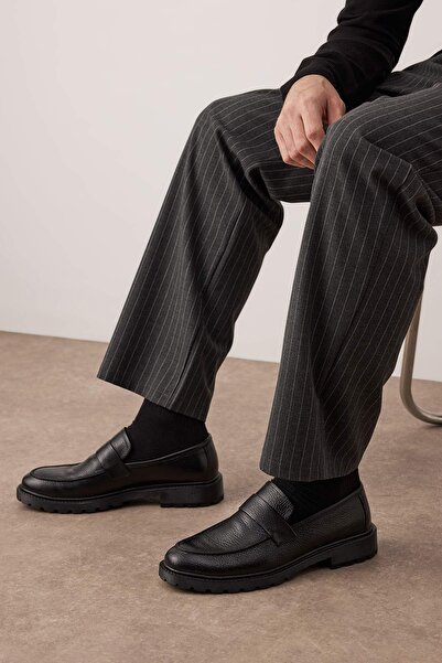 TRENDYOL SHOES Чорні чоловічі туфлі-мокасини з натуральної шкіри TAKAW26LA00004