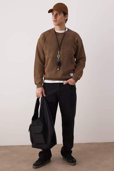 Trendyol Collection Brown Premium Oversize/Wide Cut Tumbled/Faded Effect Unsharded Sweatshirt Tmnaw24Sw00021