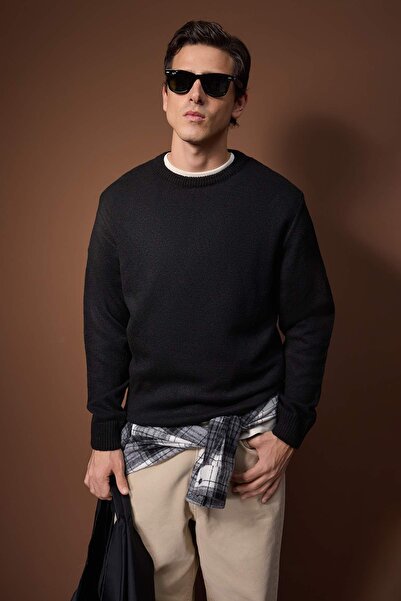 Trendyol Collection Black Relaxed Crew Neck Sweater Tmnaw26Kz00012